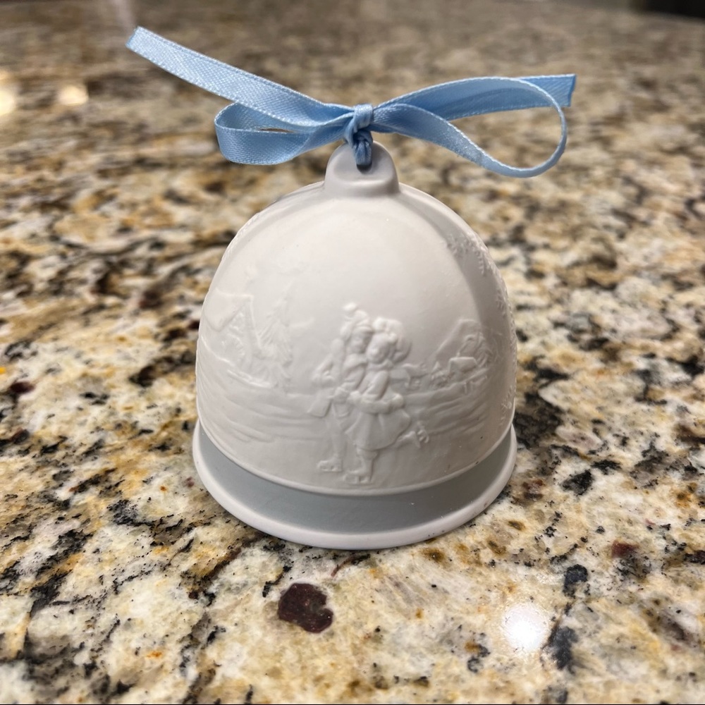 LLADRO Collectors Society 1994 Four Seasons: Winter Collectible Bell Blue White